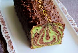 Cake Marbre Pistache Chocolat Glacage Rocher Les Degustations Dangereuses En 2020 Cake Pistaches Pistache Marbre Au Chocolat