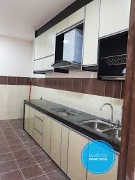 Kabinet dapur dengan ruang yang maksimal. Kabinet Dapur Sepang Salak Tinggi