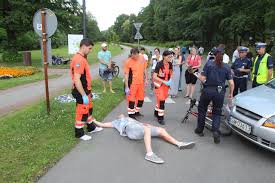 Autobus i autokar z kalisza do katowic. Wypadek W Katowicach Autobus Potracil Rowerzystke I Odjechal Kobieta Trafila Do Szpitala Jej Maz Apeluje O Pomoc Dziennik Zachodni