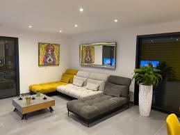 Ces poufs, de conception si luxueuse, peuvent facilement remplacer le. Xxl Maison Quel Salon Un Canape Display Aux Couleurs Facebook