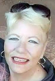 Renee Mort's Instagram, Twitter & Facebook