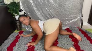 Short skirt twerk dance | Dominican Mami | Gataofficialtwerk