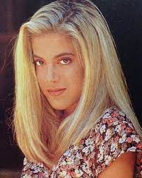 We were having coffee in between meetings with networks. Tori Spelling 1991 Bh