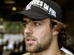 Roger Flores admite ter perdido pênalti de propósito