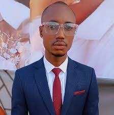 Oba Adenle Samuel Adisa: The One Who Drinks Water from the Fish On April 4,  1944, the inhabitants of Osogbo crowned a monarch, leader, and companion  who, in the words of the