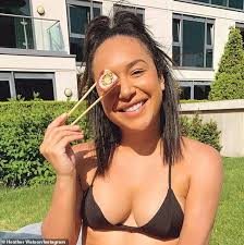 Education positive kids education parenting advice kids and parenting parenting workshop parenting classes gentle parenting parenting quotes. Britische Tennis Ass Heather Watson Betaubt In Einem Weissen Bikini Wie Sie Feiert Ihren 28 Geburtstag Aktuelle Boulevard Nachrichten Und Fotogalerien Zu Stars Sternchen