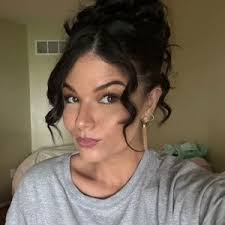 Angela Sciarrino's Instagram, Twitter & Facebook