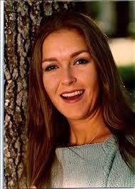 Sharon Howard's Instagram, Twitter & Facebook