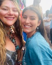 Thanks Chloe Weir for Oteiling my face yesterday ! You're the best ❤️ don't  hound my girl for face paint, the beautiful art takes lots of time and she  only paints me