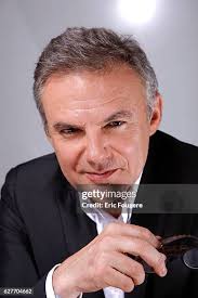 5,292 Brunette Reporter Stock Photos, High-Res Pictures, and Images