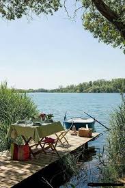 Our Days Are Filled With Sunshine Birds Chirping And Gorgeous Scenery That Should Not Be Taken For Gr Maison Du Lac Maison Au Bord Du Lac Decoration Exterieur