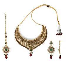 Kundan Bridal Jewellery Amari S Statement Necklace Earring Tika Set Emitations 10 Statement Jewelry Sets Kundan Jewellery Set Statement Jewelry Necklace