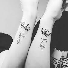 Tattoo Ideen Fuer Partner Kronen Koenig Und Koenigin Arm Tattoos Tatowierungen Im Partnerlook Coole Tattoos Paar Tattoos