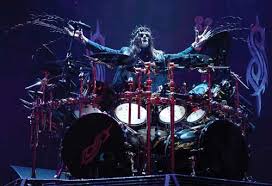 Jul 27, 2021 · joey jordison, a founding member of slipknot, died in his sleep on monday. Pin Pa Music