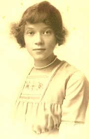 A Glimpse of Artists' Work in Serena's Home