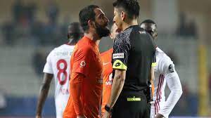 En taze video ve görsellere; Angriff Auf Schiedsrichter Assistent Arda Turan Erhalt Rekordstrafe In Der Turkei Eurosport