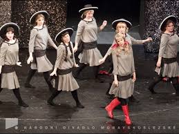 Března 1979, praha) je česká zpěvačka, herečka, textařka, tanečnice, módní návrhářka. Jana Fabianova Biography The National Moravian Silesian Theatre