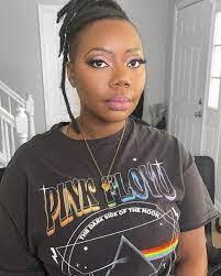 Kim Riddick's Instagram, Twitter & Facebook