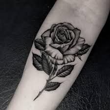 Schau dir unsere auswahl an rose tattoo men an, um die tollsten einzigartigen oder spezialgefertigten, handgemachten stücke aus unseren shops zu finden. Rosen Tattoo Unterarm Bangphemighquatt
