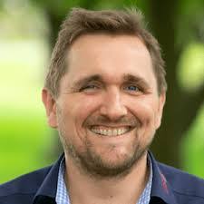 Leon Christensen's Instagram, Twitter & Facebook