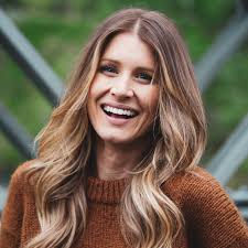 Lyndsey S Email & Phone Number