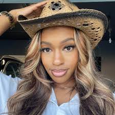 What allegedly happened between Jana + Kenny according to a blind item