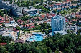 Este perfecta pentru zilele de proprietati apa termala. BÄile Felix O AdevÄratÄ FabricÄ De SÄnÄtate Si De Relaxare Coltisor De Romania