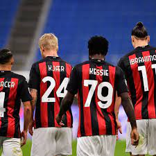 Marko pjaca (genoa) header from the centre of the box misses to the left. J Awdpihh1h7um