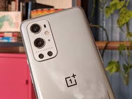 The oneplus 9 and oneplus 9 pro also follow the same formula as practically every other flagship android phone we've seen hit store shelves over the past 18+ it comes in morning mist, pine green, and stellar black. 4elaa2ochnpu7m