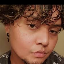 Alma Lay's Instagram, Twitter & Facebook