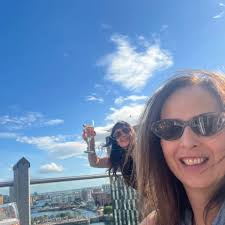 Hi, i'm looking to start the gym. I'm riddled in anxiety when it comes to  joining new places. Does anybody know any gym that are friendly and not so  busy ? Thanks