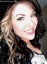 Dark Brown Hair With Blonde Chunks Models Frisuren Langhaarfrisuren Haarschnitt