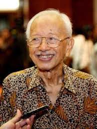 Ia adalah salah seorang rekan pendiri mkk. Mochtar Kusumaatmadja Legenda Hidup Diplomat Indonesia