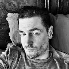 Ellen Fried (@pokerdealinggal)