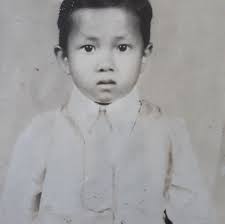 Terkuaknya kasus isu dugaan perselingkuhan yang menerpa Ridwan Kamil mantan  Gubernur Jabar ini bermula dari unggahan Lisa Mariana (25) di sosial media  Instagram. Unggahan Lisa Mariana tersebut membongkar soal dirinya yang  mengaku