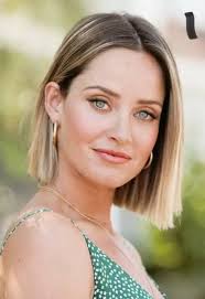 Do you know who she is? This woman in the picture is Jeanne Crain, she is a  same woman here, she is a actress, I loved her couple movies of Jeanne is