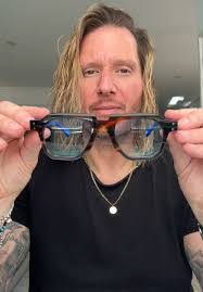 Jean Valcin's Instagram, Twitter & Facebook