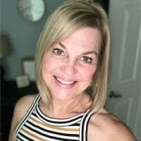 Elissa Davis's Instagram, Twitter & Facebook