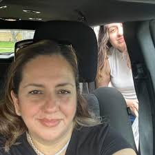 Hola grupo! Este es pan esponja lo uso para pasteles 3 leches no pongo  aceite y es mi receta favorita para mojar bien el pastel. (En comentarios  les dejo mi receta). Decasualidad