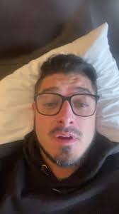 Trying Reginas Pizza in the north end of Boston. #pizzareview #daveportnoy  #boston #onebite