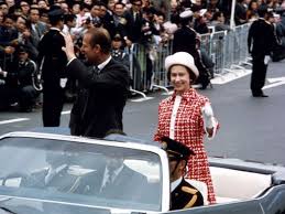 Prensliğinin yanında edinburgh dükü, merioneth kontu ve prens philip dostumuz, tam bir elitisttir. Edinburg Duku Prens Philip Mountbatten Olunce Yasanacak 5 Sey