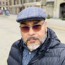 Stream Armando Caro music