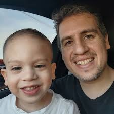 Rubén Apodaca.- (@benchi5)