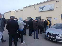 Sediul fan din drăgășani se mută la o nouă adresă. BÄƒtaie De Joc ConstÄƒnÈ›enii Au FÄƒcut CoadÄƒ La Sediul Fan Courier