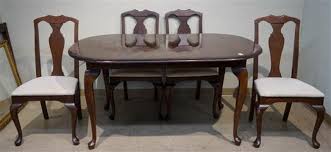 All cherry dining room furniture shown in the brandywine finish. Lot Queen Anne Style Cherry Extension Dining Table And Four Chairs Length When Closed 62 In