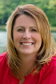 Stephanie Nowak's Instagram, Twitter & Facebook