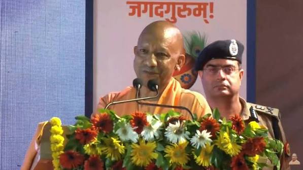 जिन लोगों ने हमें मिटाने का प्रयास किया, हमारी आस्था को नष्ट करने का प्रयास किया, वे स्वयं इतिहास के पन्नों से मिट गए... | MYogiAdityanath | Facebook