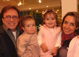 Ouça músicas de moacyr franco. Moacyr Franco E Daniela Recebem Famosos Em Aniversario Dos Gemeos