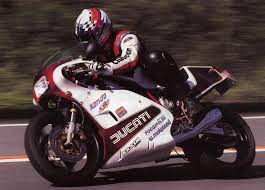 ３７２ バイクはやっぱりシングル シート ７５０ｆ１ 峰風 とともに ドゥカティ バイク カスタムバイク