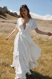 19 Wedding Dresses For The Minimalist Bride In 2020 Casual Wedding Dress Minimalist Wedding Dresses Wedding Dresses Simple